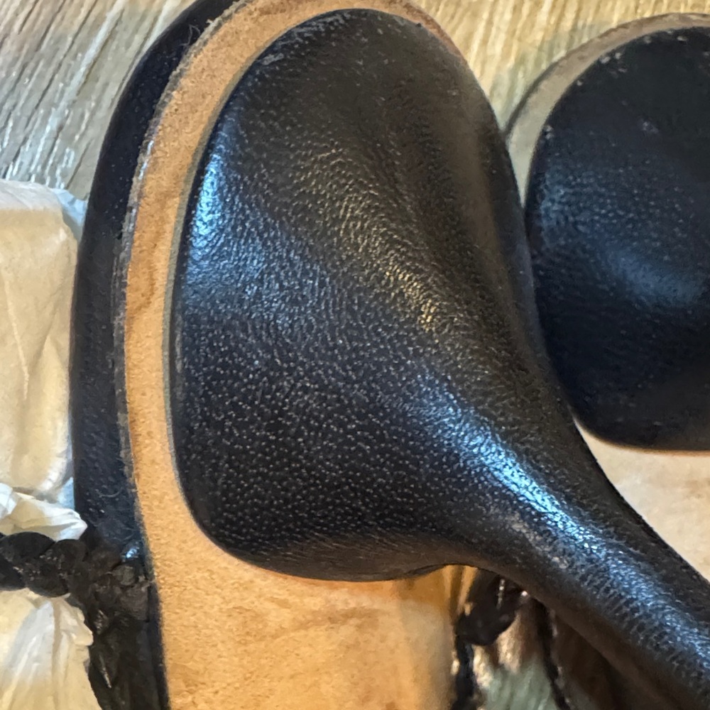 Gucci Elegant Black Strappy Women's Sandals Size 9.5 B. Worn once 4 photo shoot - Picture 8 of 10